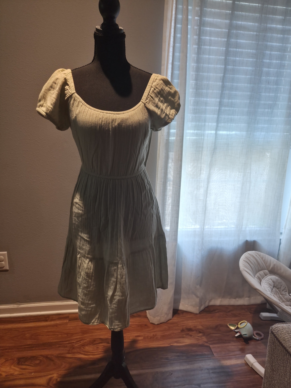 Jessica Simpson Light Sage Scoop Neck Puff Sleeve Midi Dress